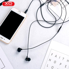 Earphones with the Simple Is Beauty design Headphones Black Earbuds with Mic