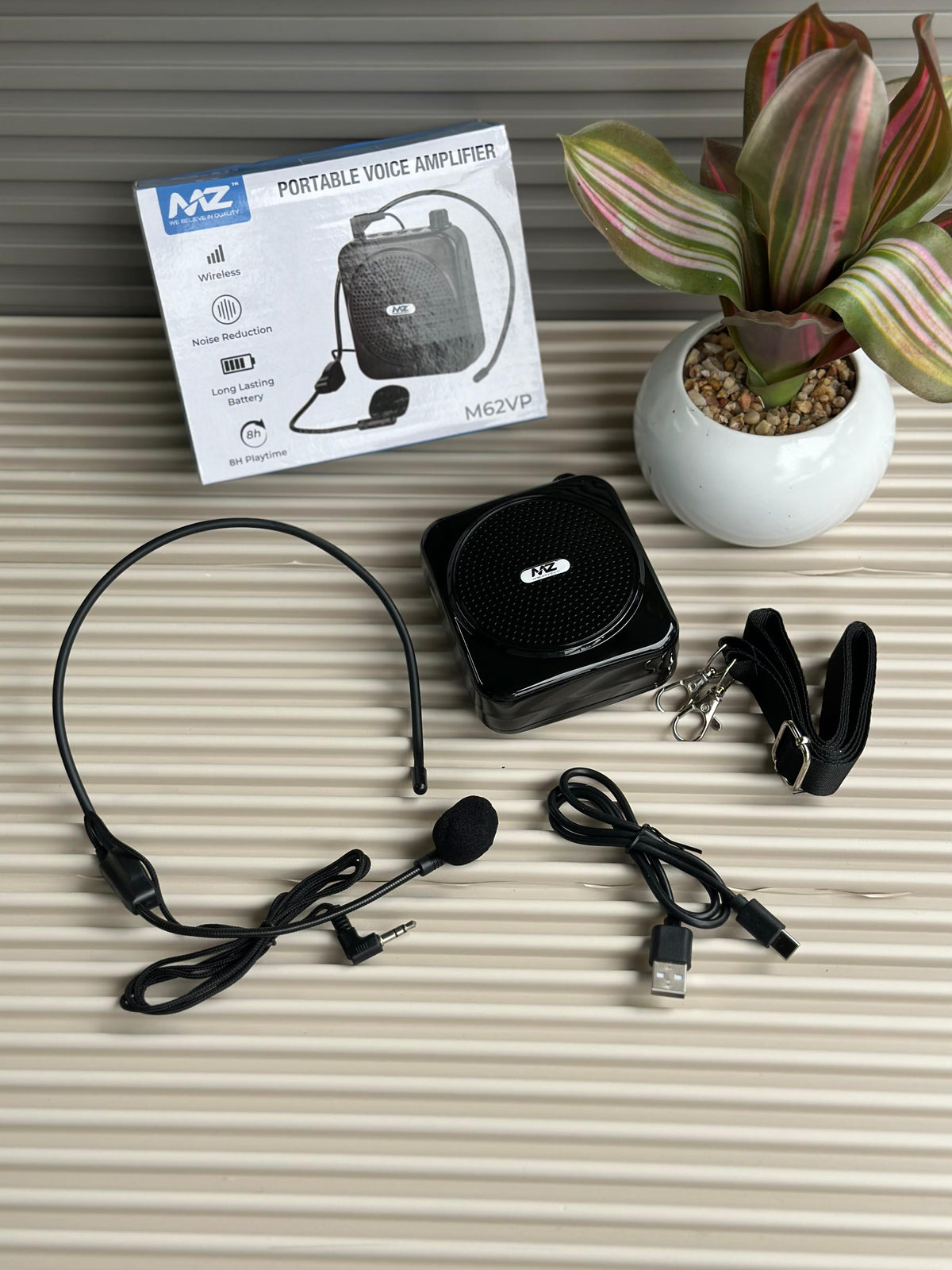 MZ M62VP Portable Voice Amplifier with Headset Mic | 8H Battery, Wireless Use, Noise Reduction – Ideal for Teachers, Trainers, Public Speaking