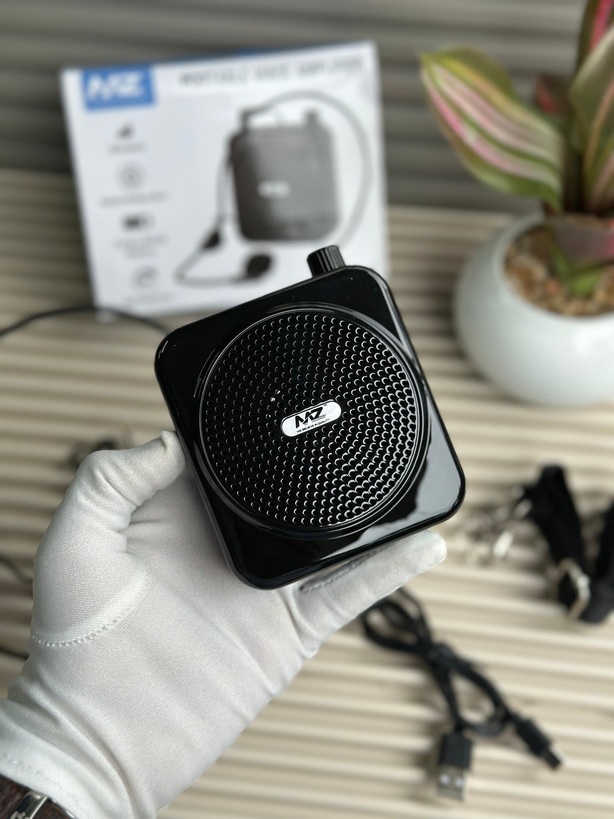 MZ M62VP Portable Voice Amplifier with Headset Mic | 8H Battery, Wireless Use, Noise Reduction – Ideal for Teachers, Trainers, Public Speaking